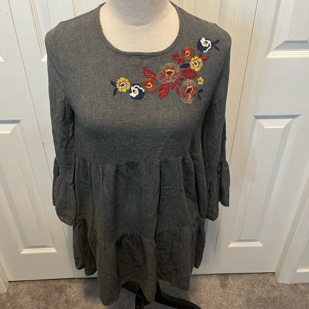 Pull and Bear size M Gray Dress with Floral Embroidery